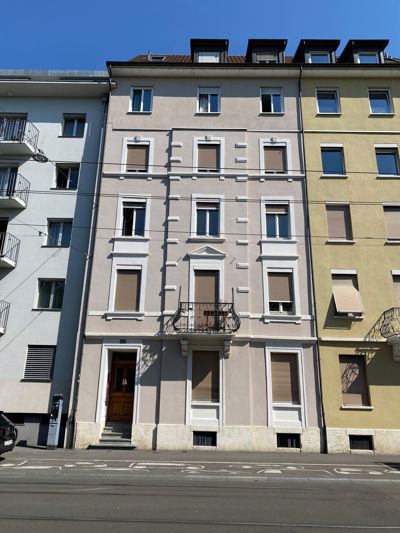 zentrale Altbauwohnung mit Lift