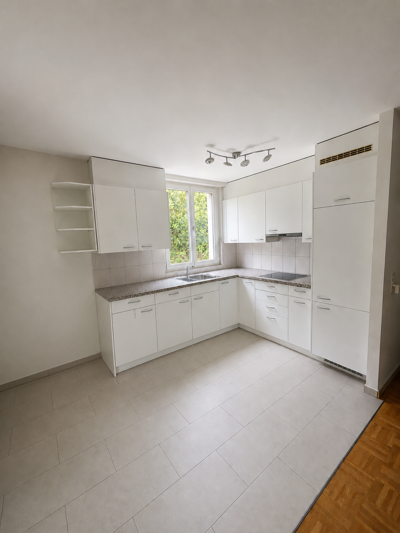 Grosszügige 4.5-Zimmerwohnung an ruhiger Lage