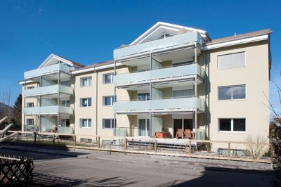 grosszügig und modern an ruhiger Seitenstrasse