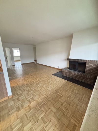 Grosszügige 4.5-Zimmerwohnung an zentraler Lage