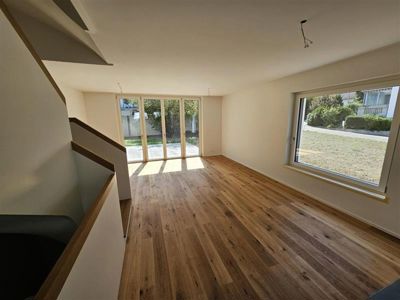 Modernes 5.5-Zimmer-Reihenhaus mit Garten in Ettingen - Erstbezug