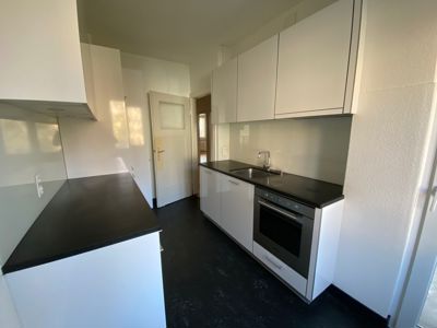 teilsanierte Altbauwohnung mit Charme