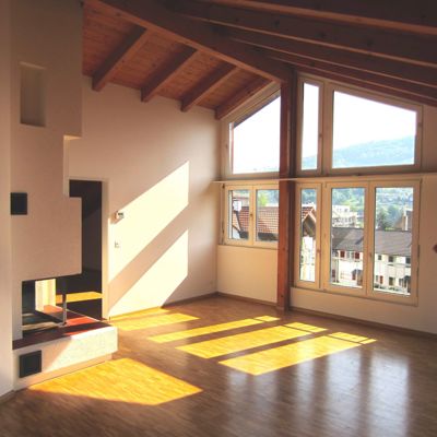 grosse 3.5-Zimmer-Dachwohnung mit eigenem Waschturm